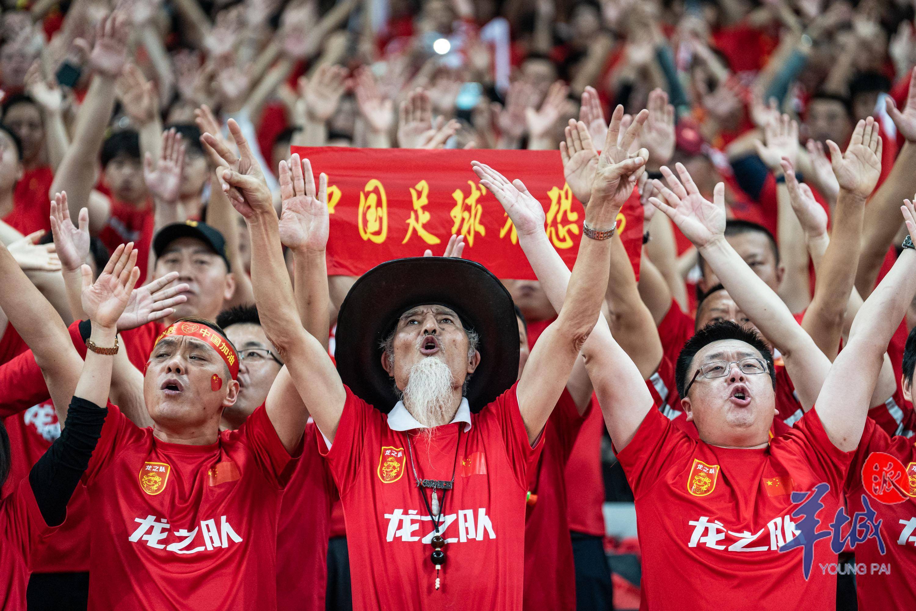 开元棋牌官网-包含中国足球联赛备受球迷热情追捧,场场精彩的词条