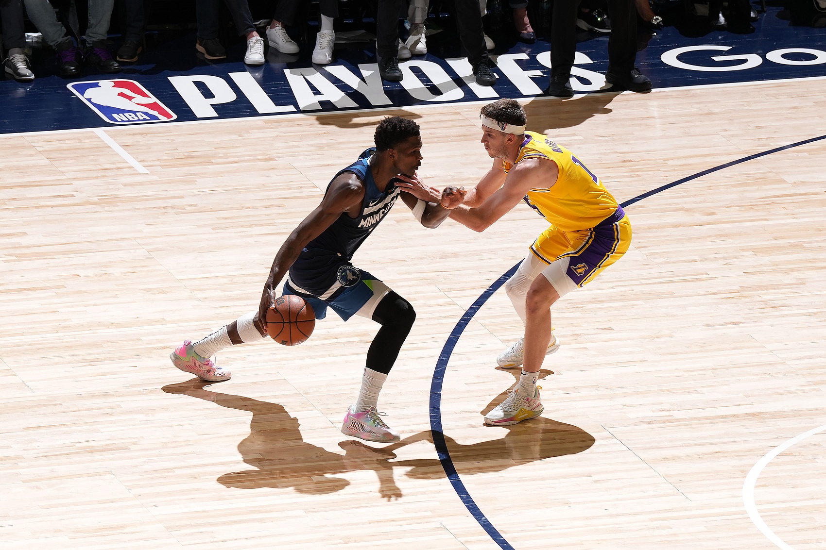 开元棋牌app-森林狼队继续努力训练,备战下一场对阵掘金队的比赛